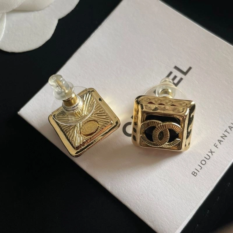 Chanel Earrings Cozy 228699