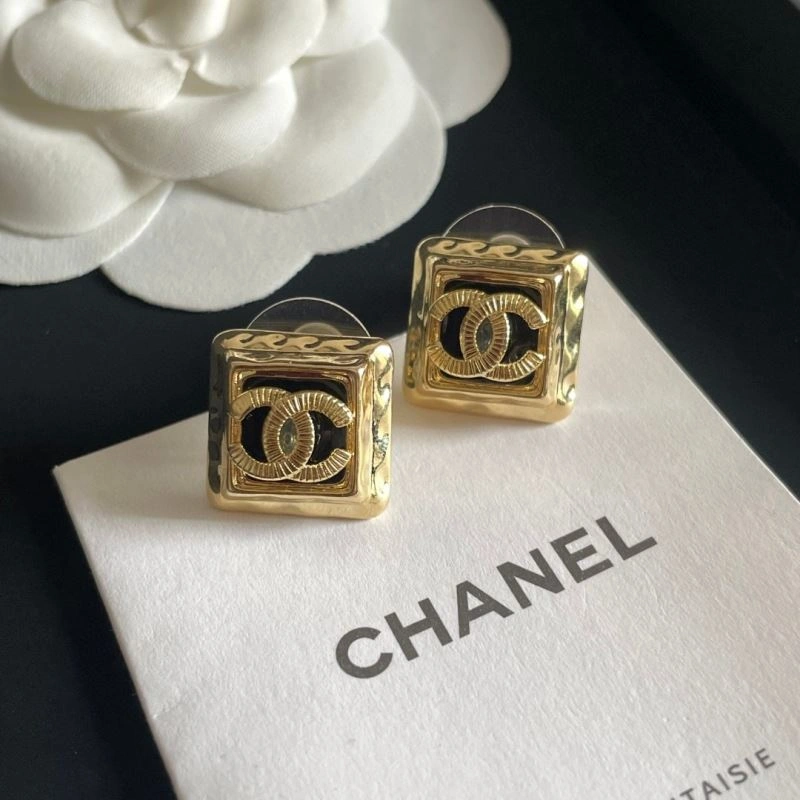 Chanel Earrings Cozy 228699