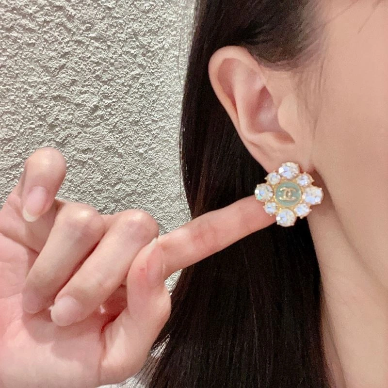 Chanel Earrings Lightweight 228723