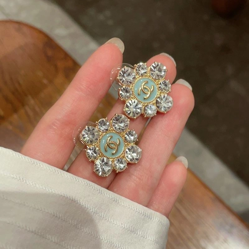 Chanel Earrings Lightweight 228723
