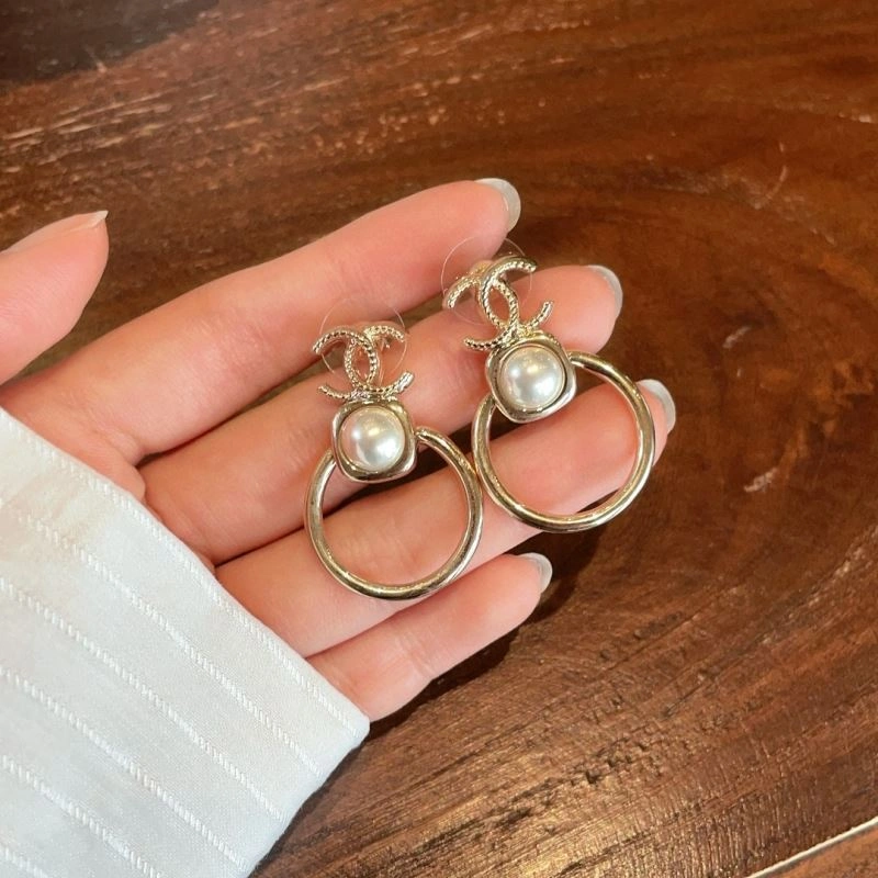 Snug Chanel Earrings 228750