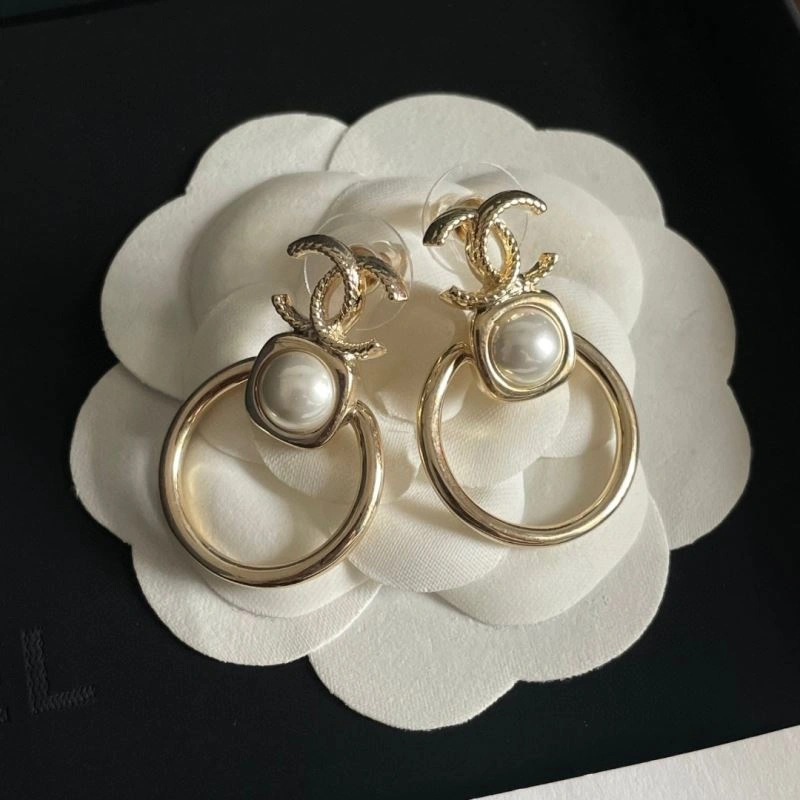 Snug Chanel Earrings 228750