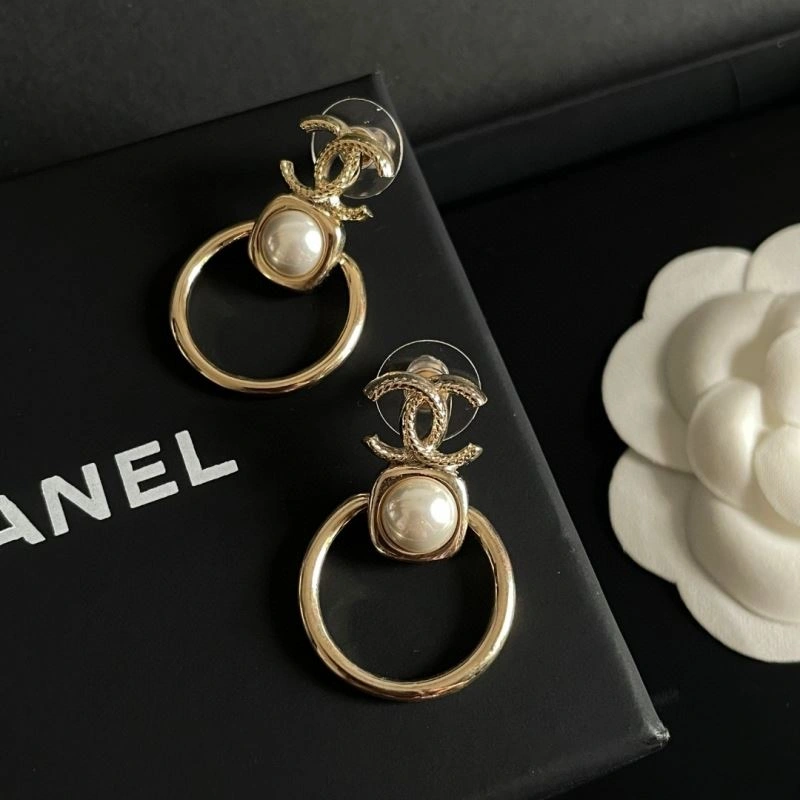 Snug Chanel Earrings 228750