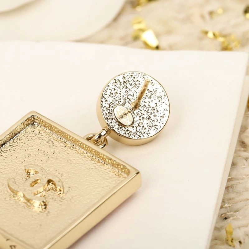 Unisex Chanel Earrings 228690