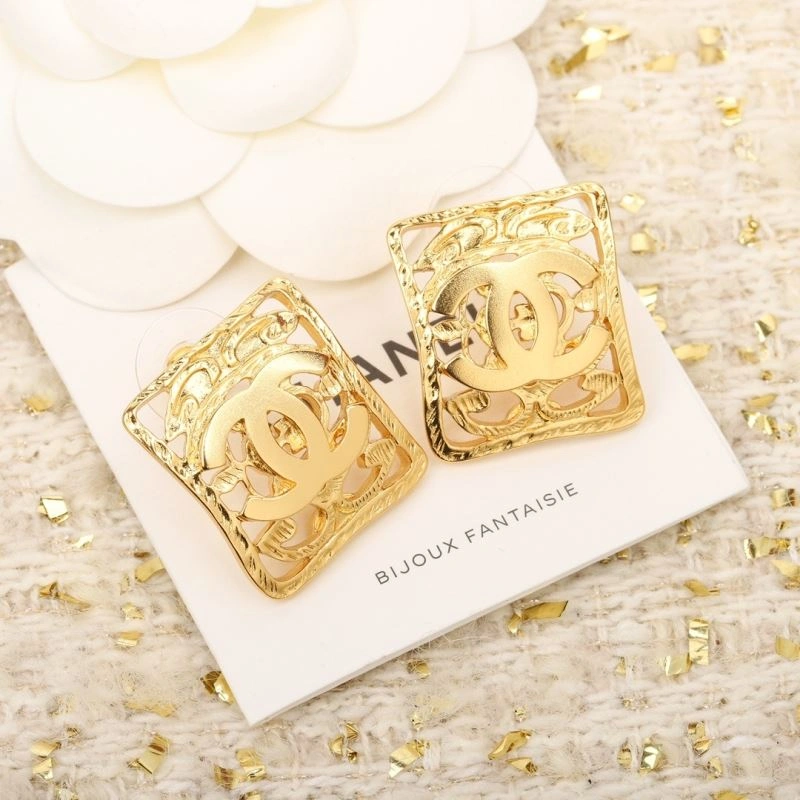Snug Chanel Earrings 228692