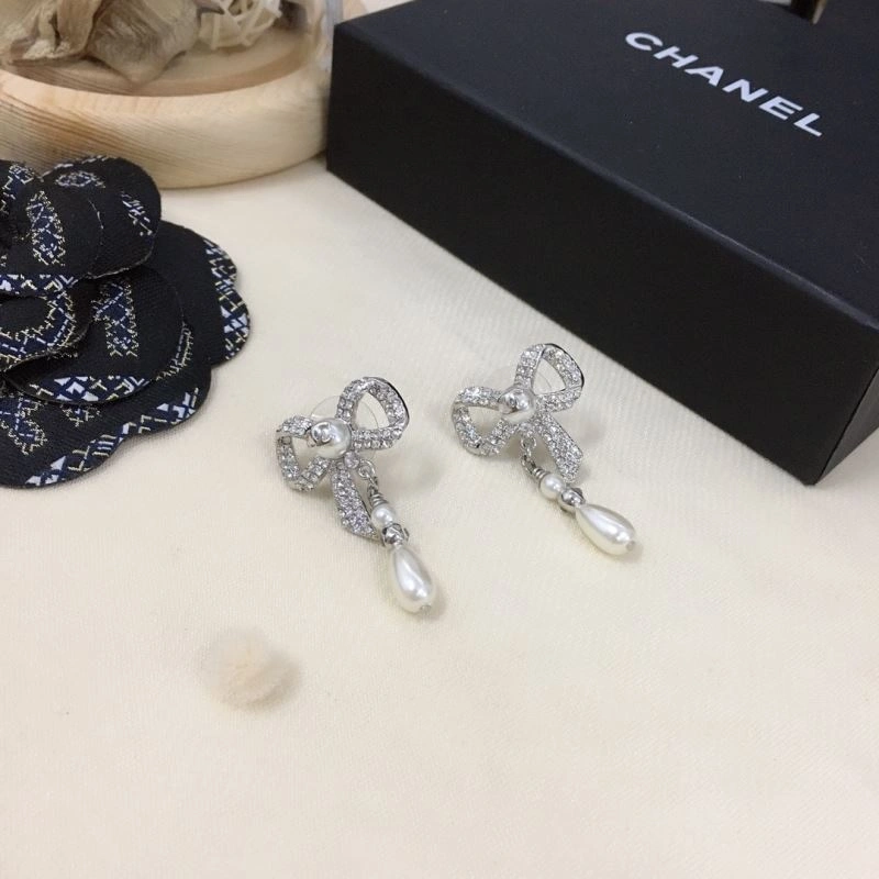Effortless Chanel Earrings 228781