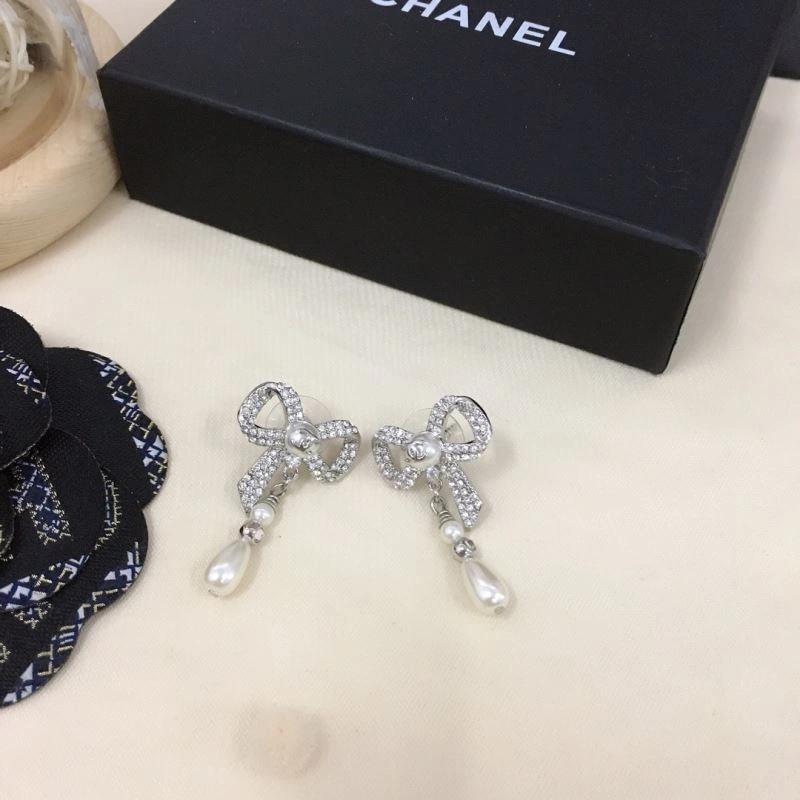 Effortless Chanel Earrings 228781