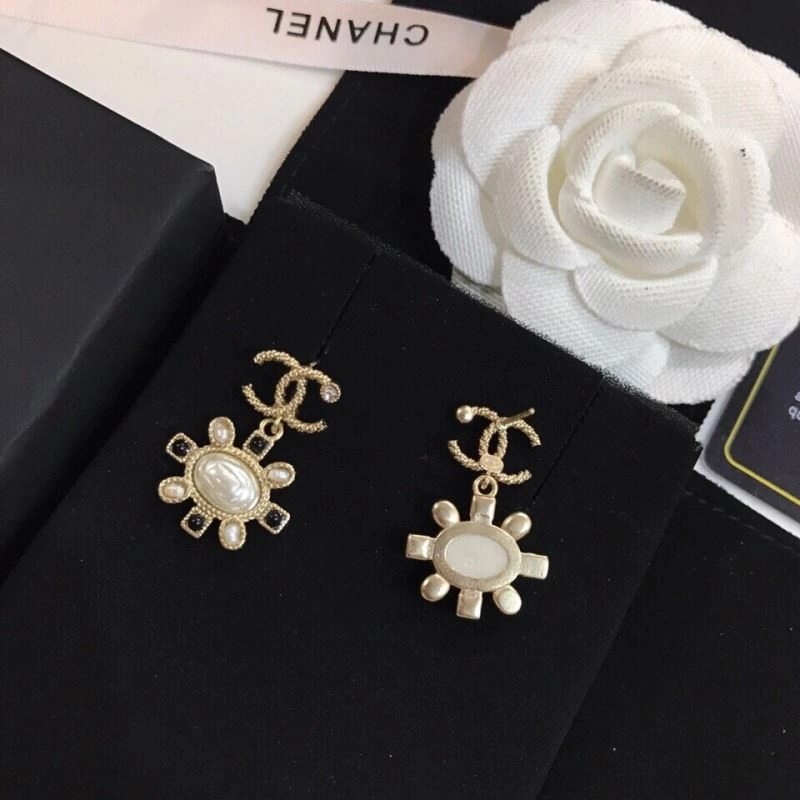 Chanel Earrings Minimalist 228702