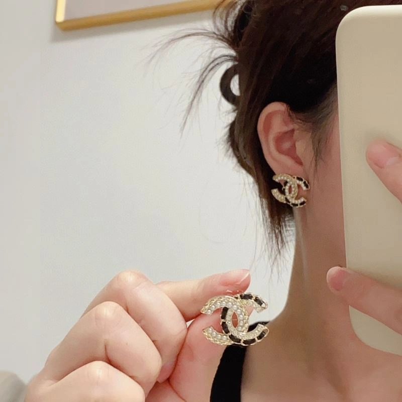 Chic Chanel Earrings 228741