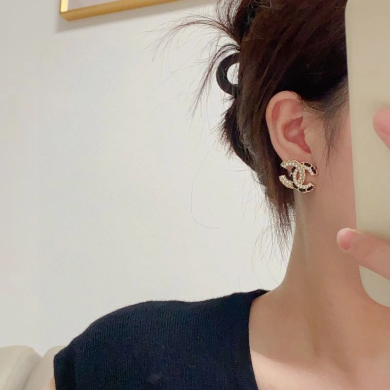 Chic Chanel Earrings 228741
