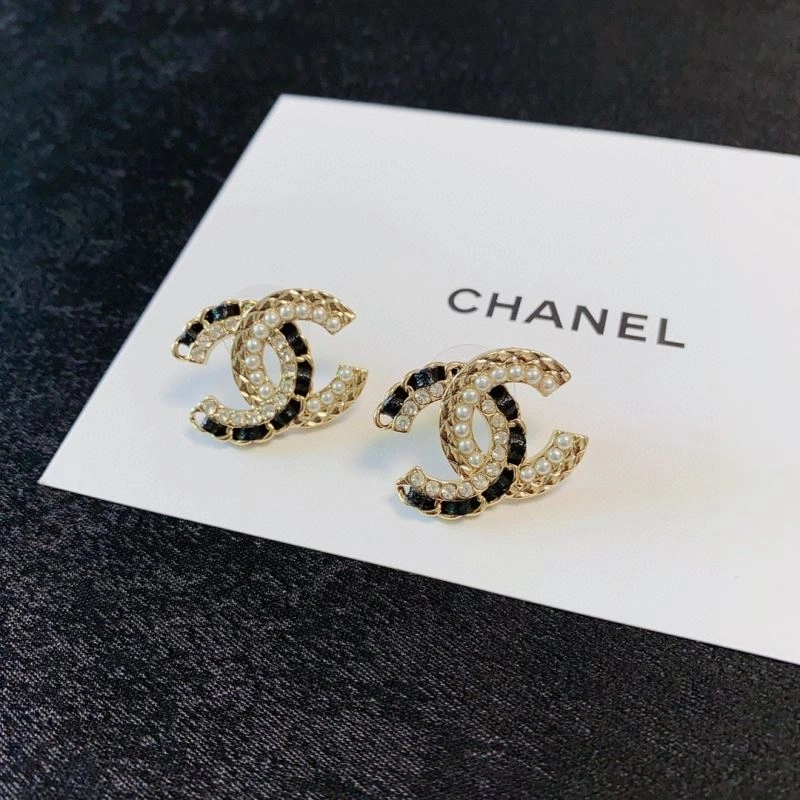 Chic Chanel Earrings 228741