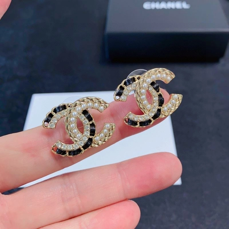 Chic Chanel Earrings 228741