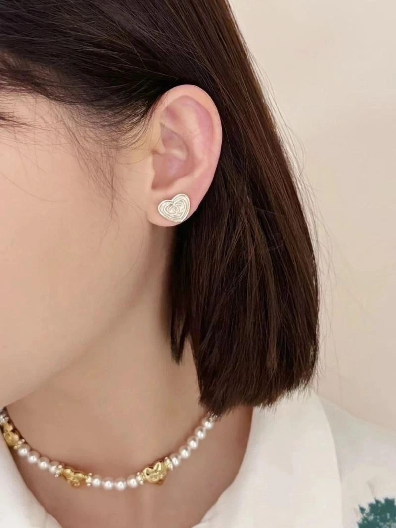 Effortless Chanel Earrings 228078