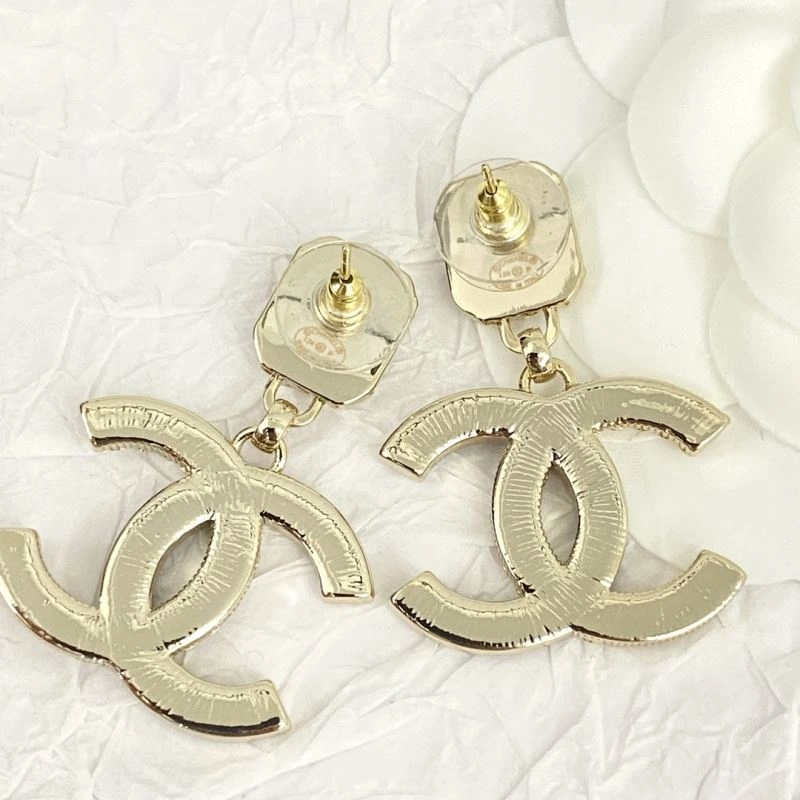 Cozy Chanel Earrings 228127