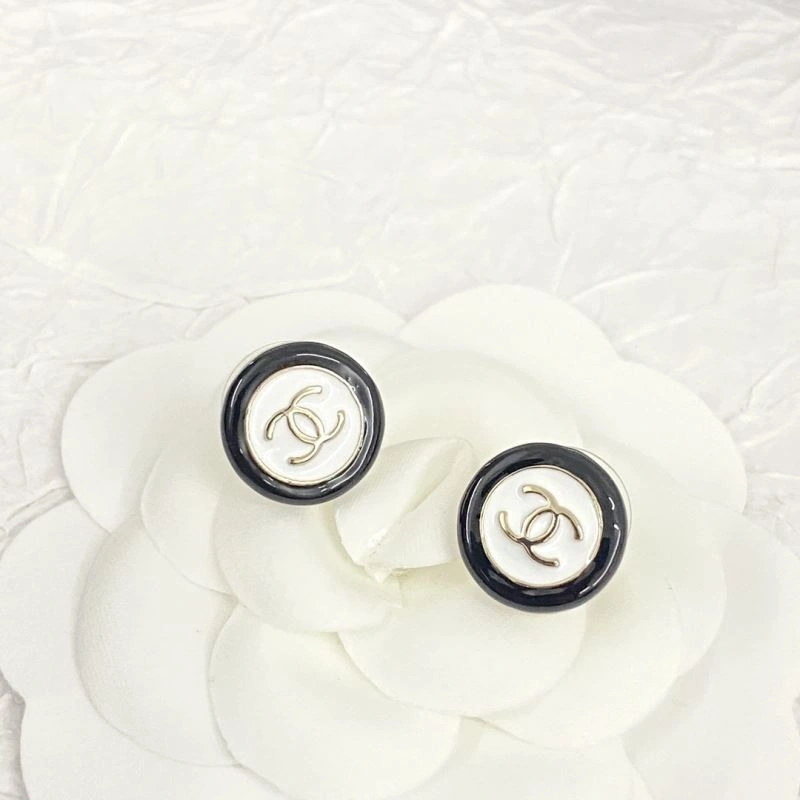 Comfortable Chanel Earrings 228086