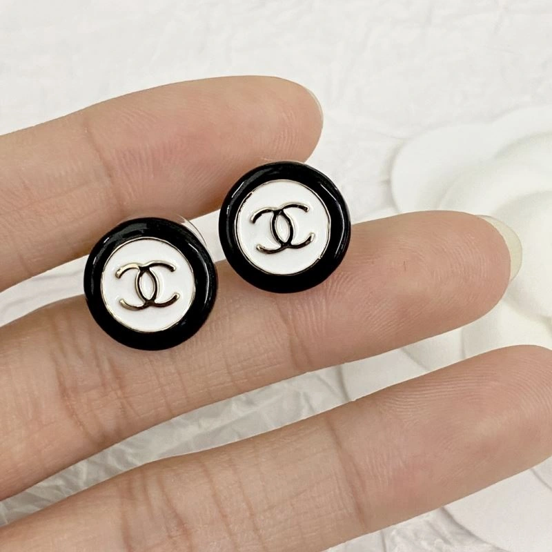 Comfortable Chanel Earrings 228086