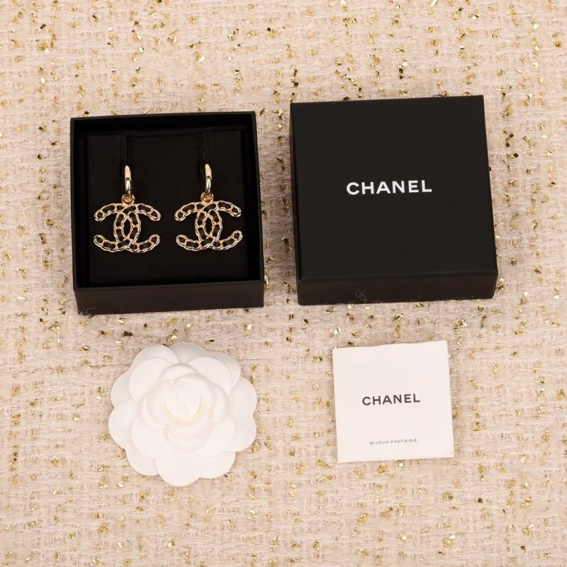 Chanel Earrings Comfortable 228101