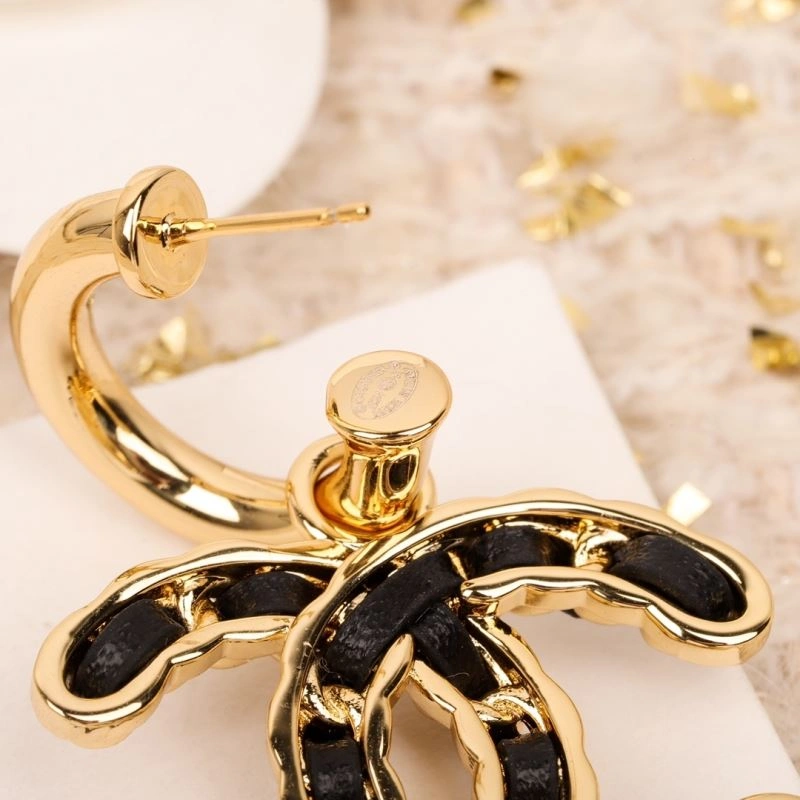 Chanel Earrings Comfortable 228101