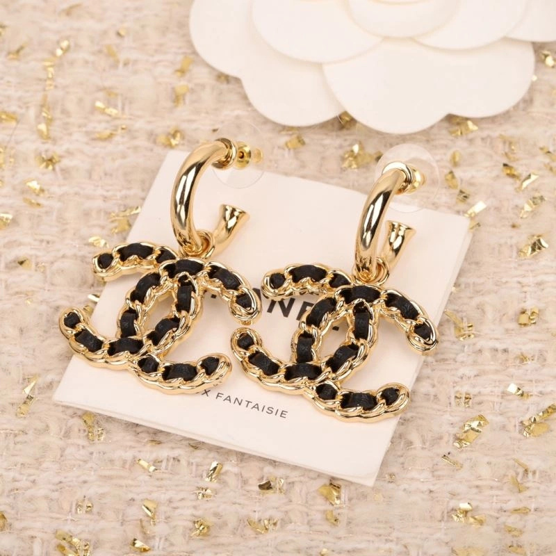 Chanel Earrings Comfortable 228101