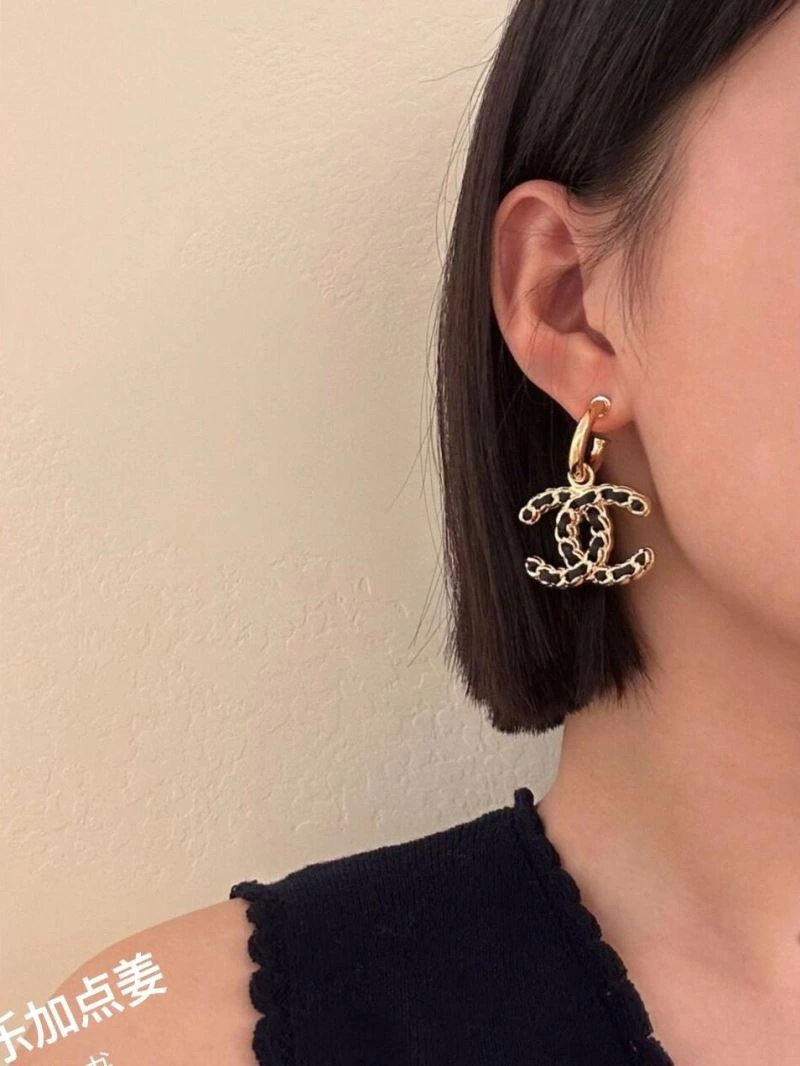 Chanel Earrings Comfortable 228101