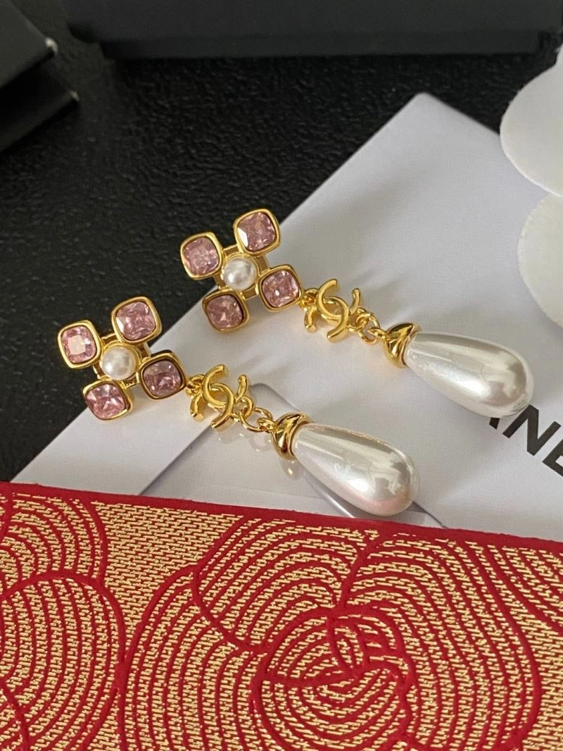 Comfortable Chanel Earrings 228042