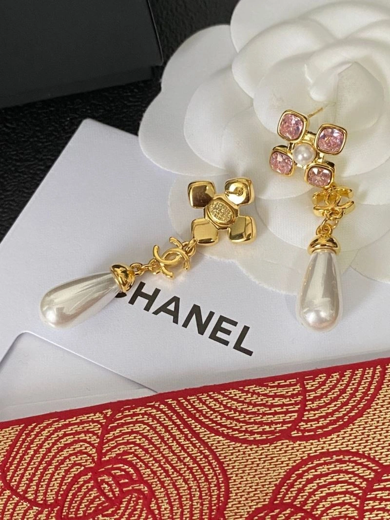 Comfortable Chanel Earrings 228042