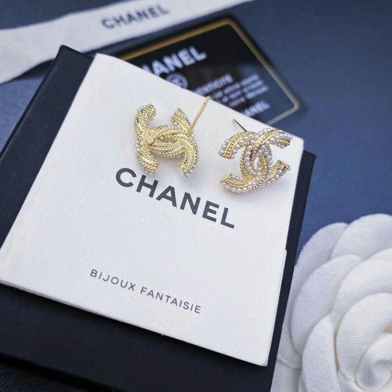 Chic Chanel Earrings 228045