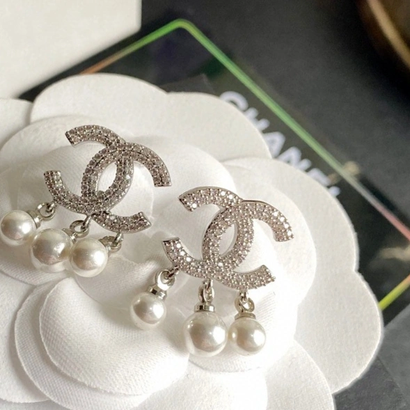 Chanel Earrings Elegant 228072