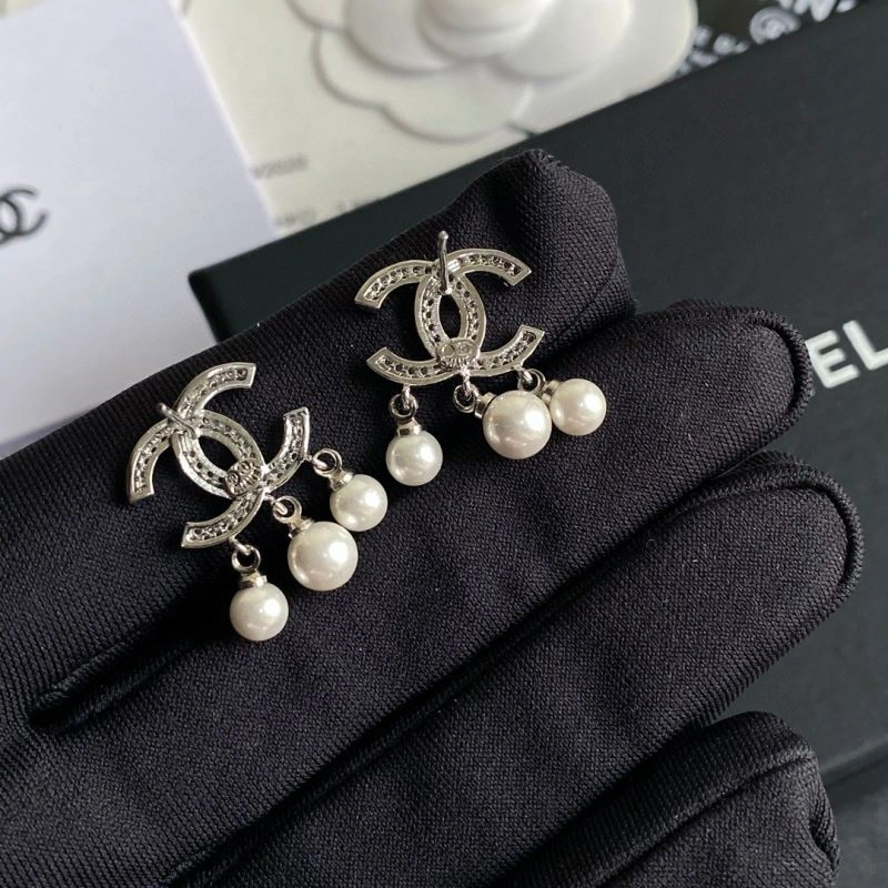Chanel Earrings Elegant 228072