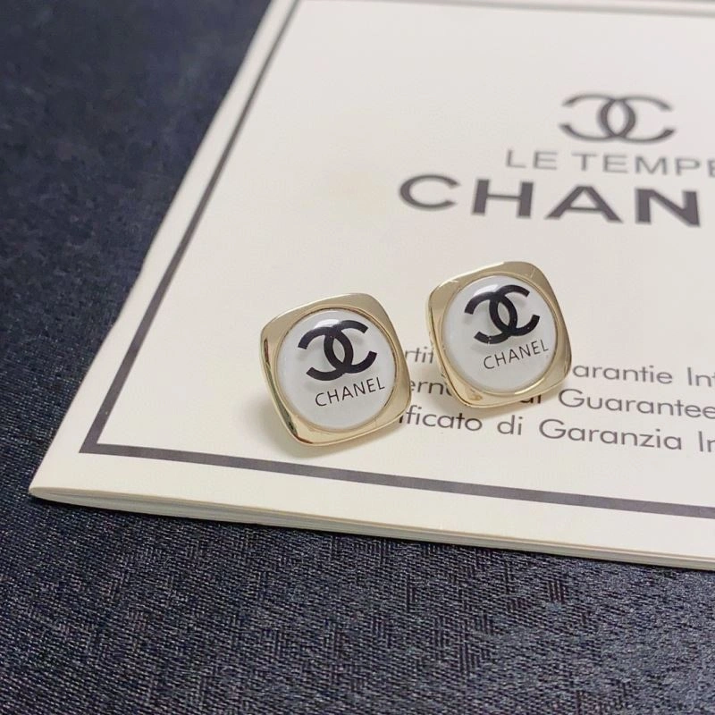 Chanel Earrings Compact 228046