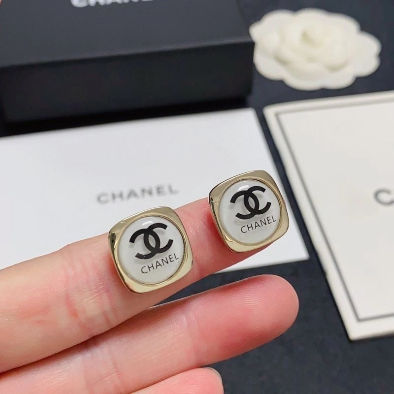 Chanel Earrings Compact 228046