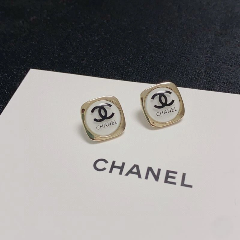 Chanel Earrings Compact 228046