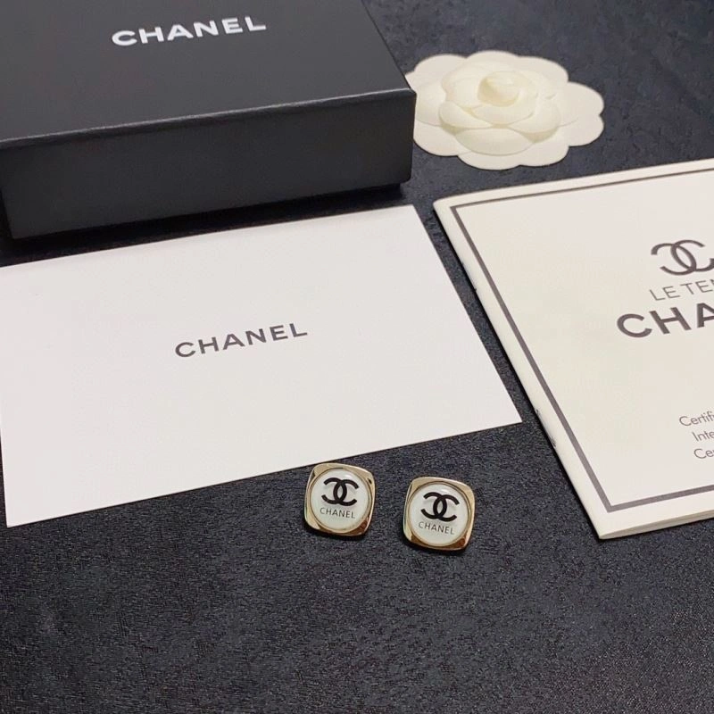 Chanel Earrings Compact 228046