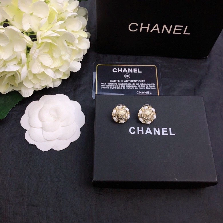 WrinkleFree Chanel Earrings 228036