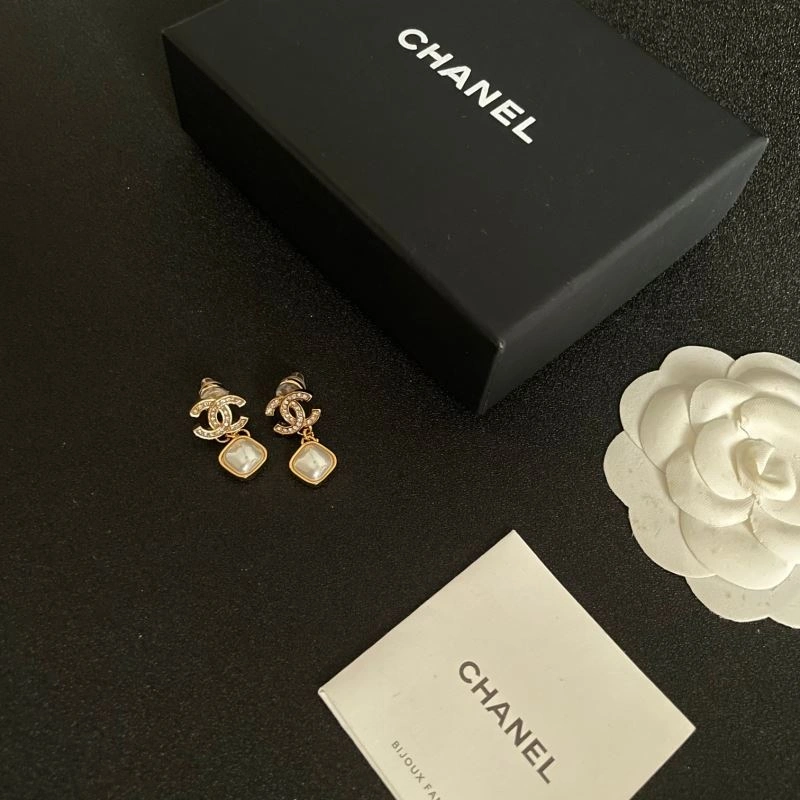Chanel Earrings Modern 228030