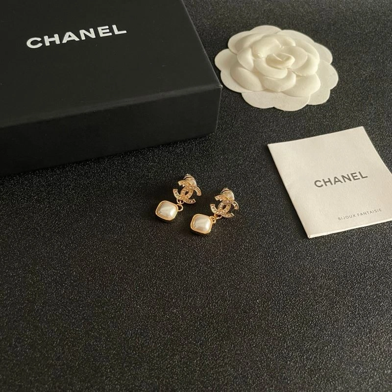 Chanel Earrings Modern 228030