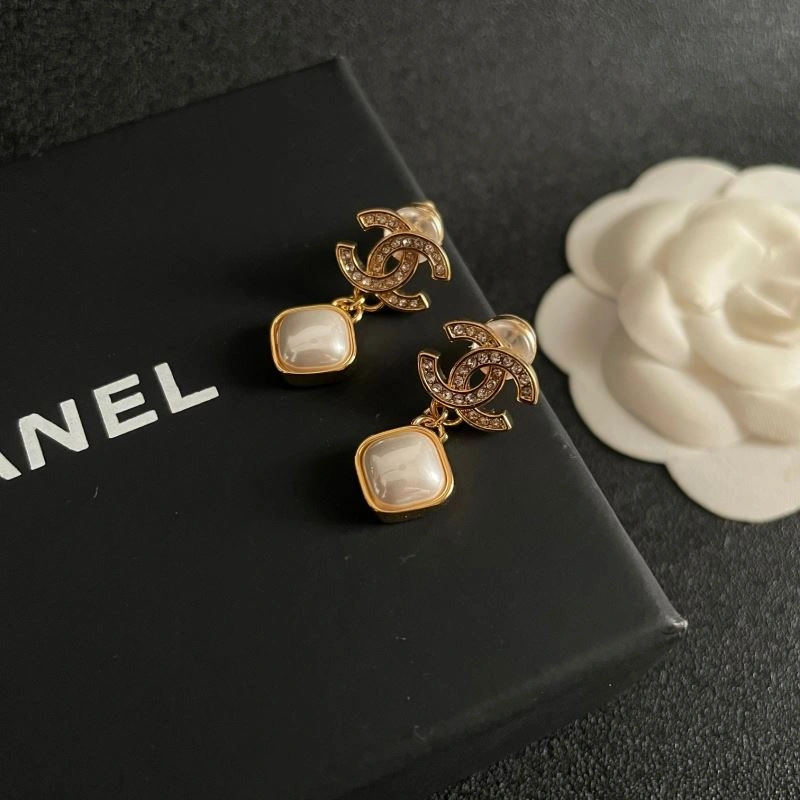 Chanel Earrings Modern 228030