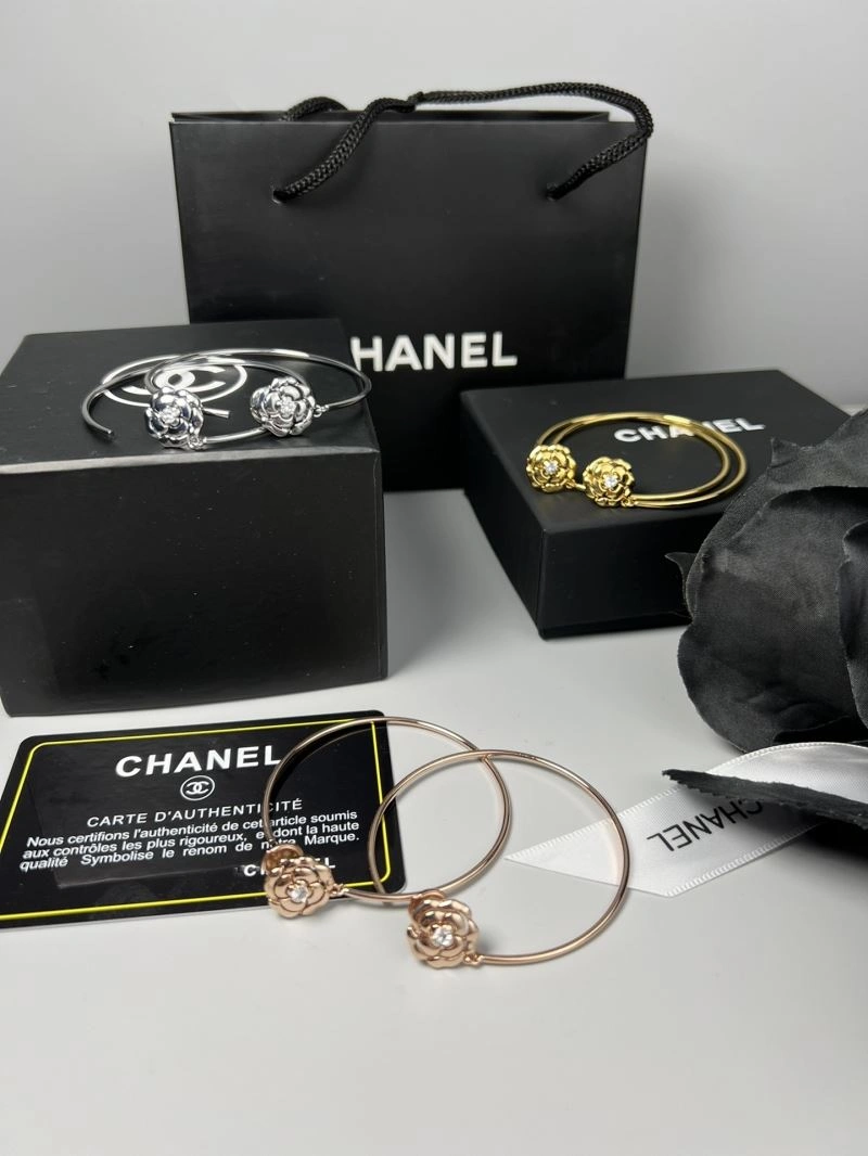 Chanel Earrings Flexible 228035