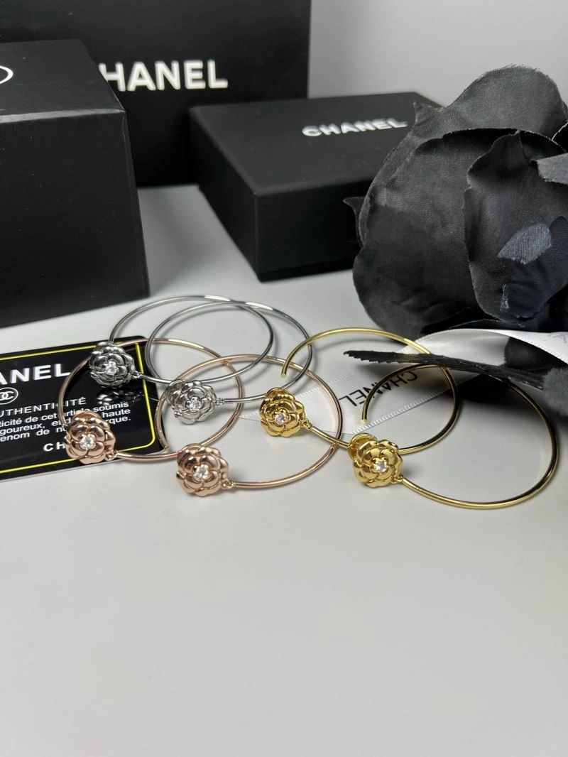 Chanel Earrings Flexible 228035