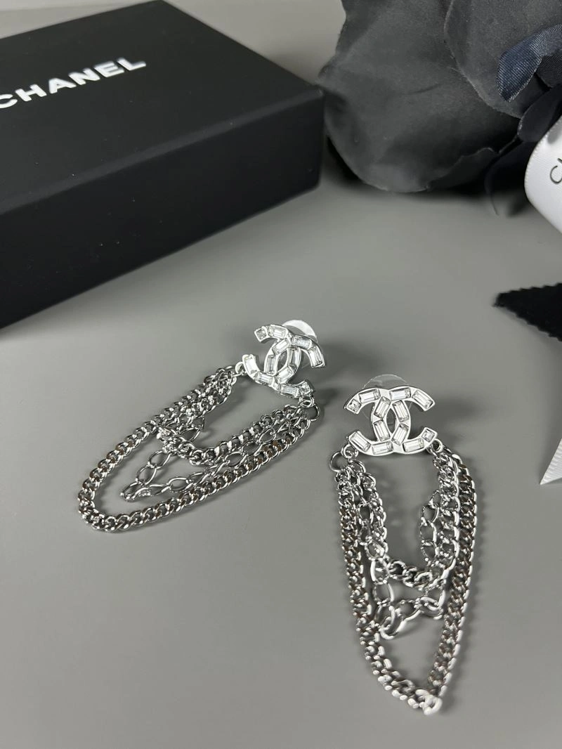 Chic Chanel Earrings 228028