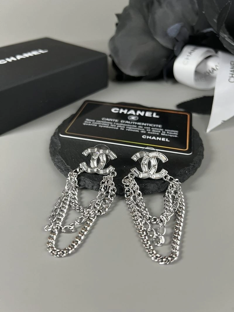 Chic Chanel Earrings 228028