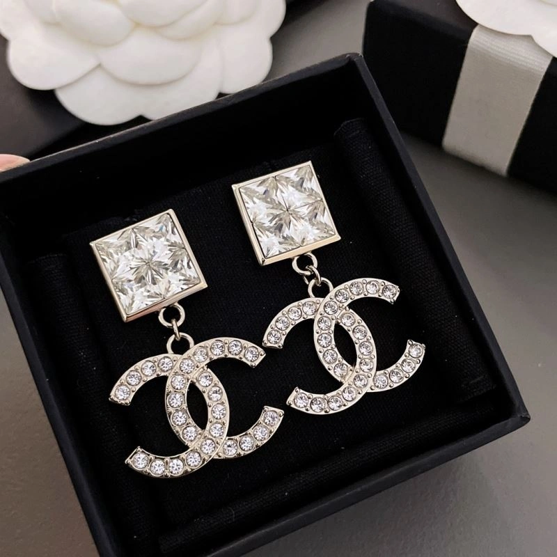 Breathable Chanel Earrings 228010