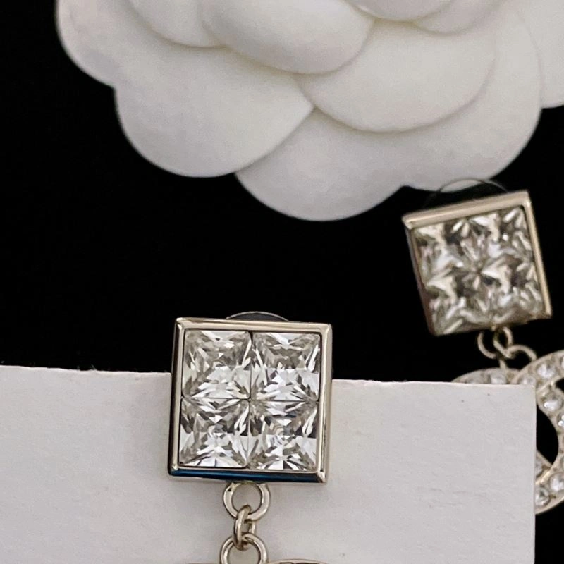 Breathable Chanel Earrings 228010