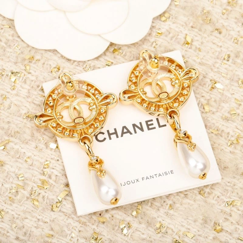 EyeCatching Chanel Earrings 228016