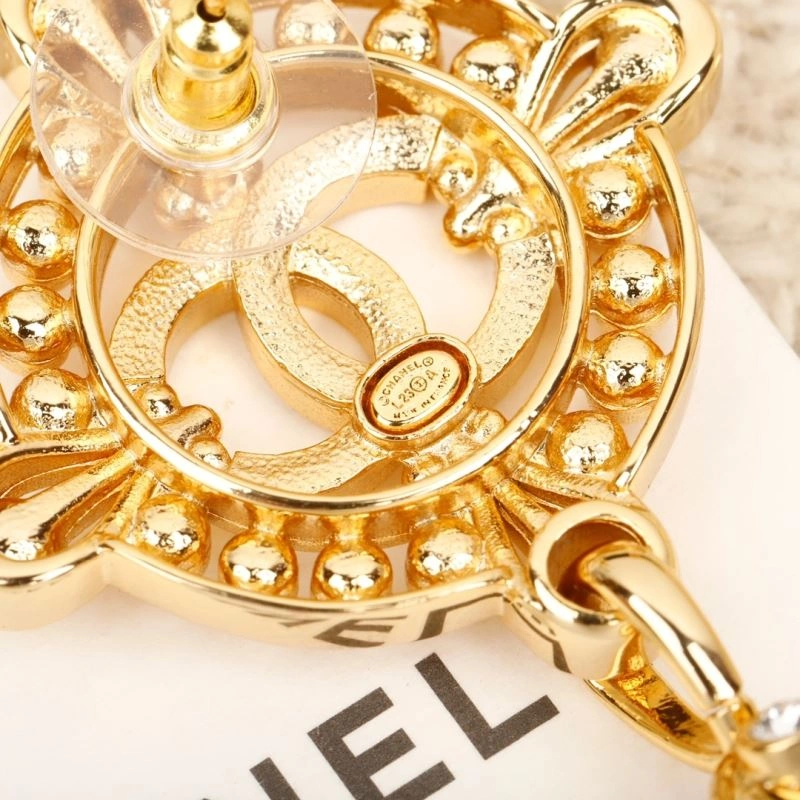 EyeCatching Chanel Earrings 228016