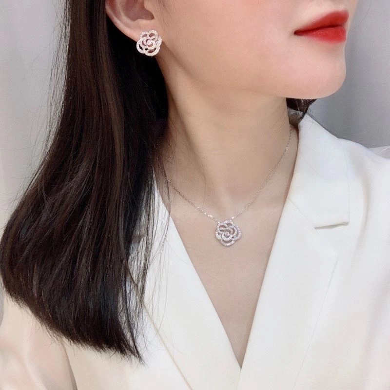 HighPerformance Chanel Earrings 228011