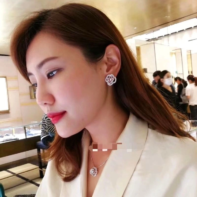 HighPerformance Chanel Earrings 228011