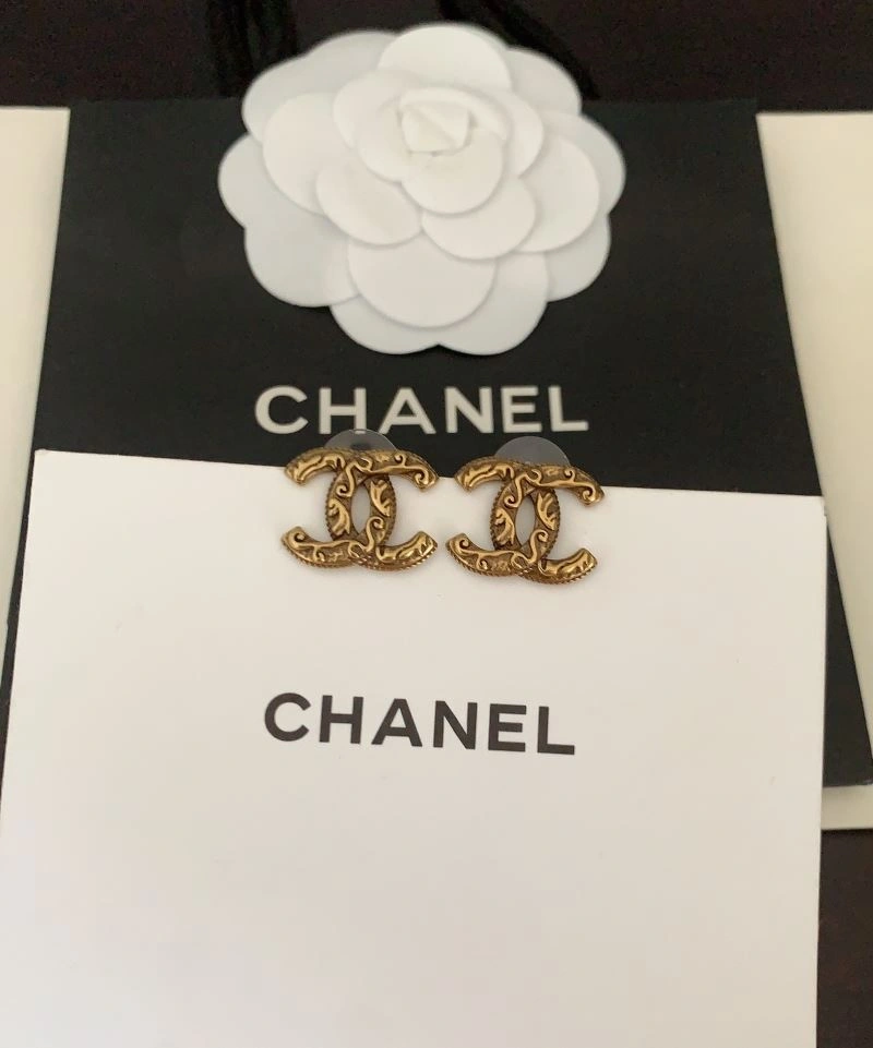 Compact Chanel Earrings 227997