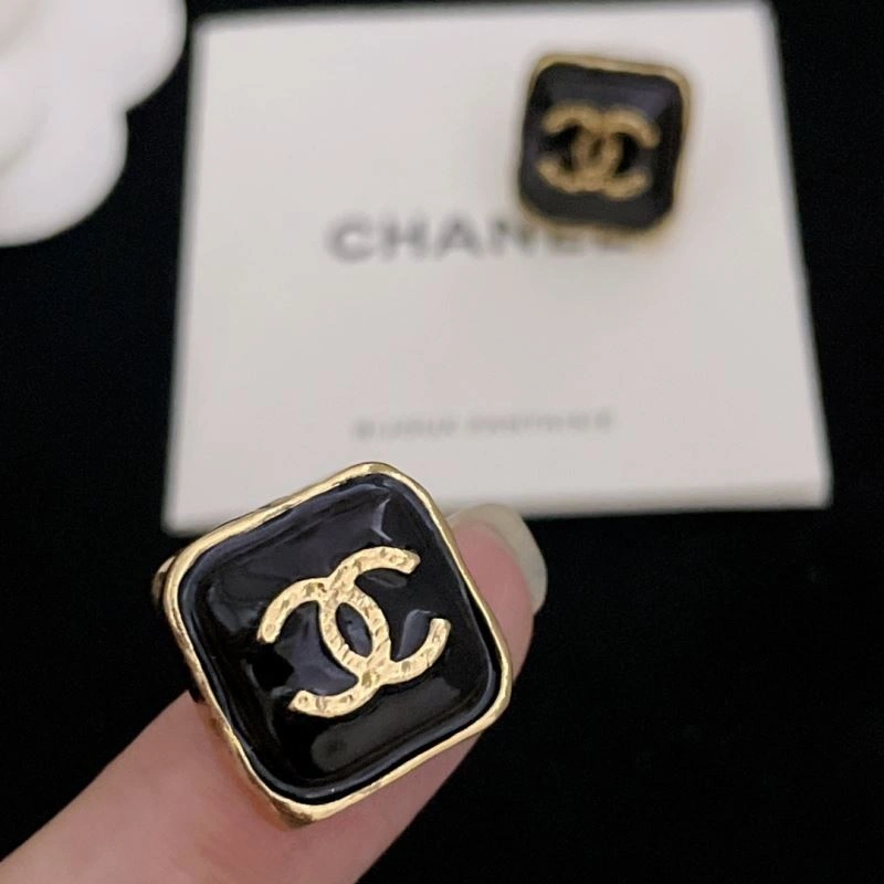 Chanel Earrings Packable 227991