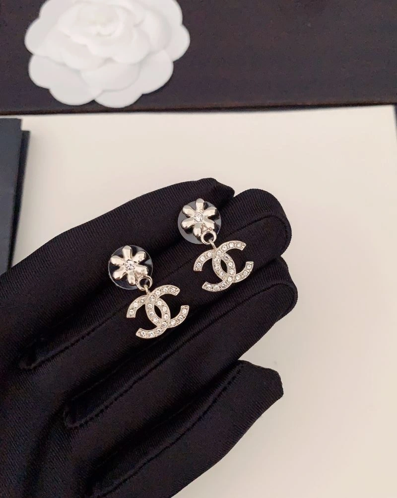 Chanel Earrings Comfortable 227989